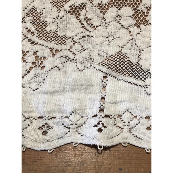 Vintage Quaker Lace Tablecloth 4200 Ivory 44”wide  x 48”long - Picture 3 of 6